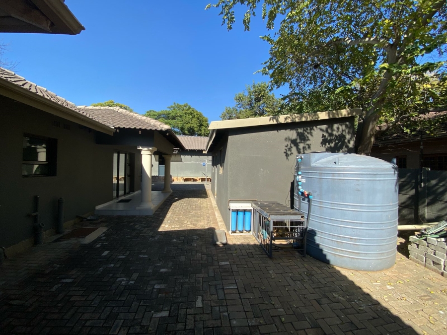 6 Bedroom Property for Sale in Protea Park North West